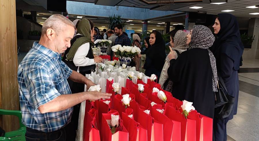 هلدینگ برتر در روز ملی پرستار